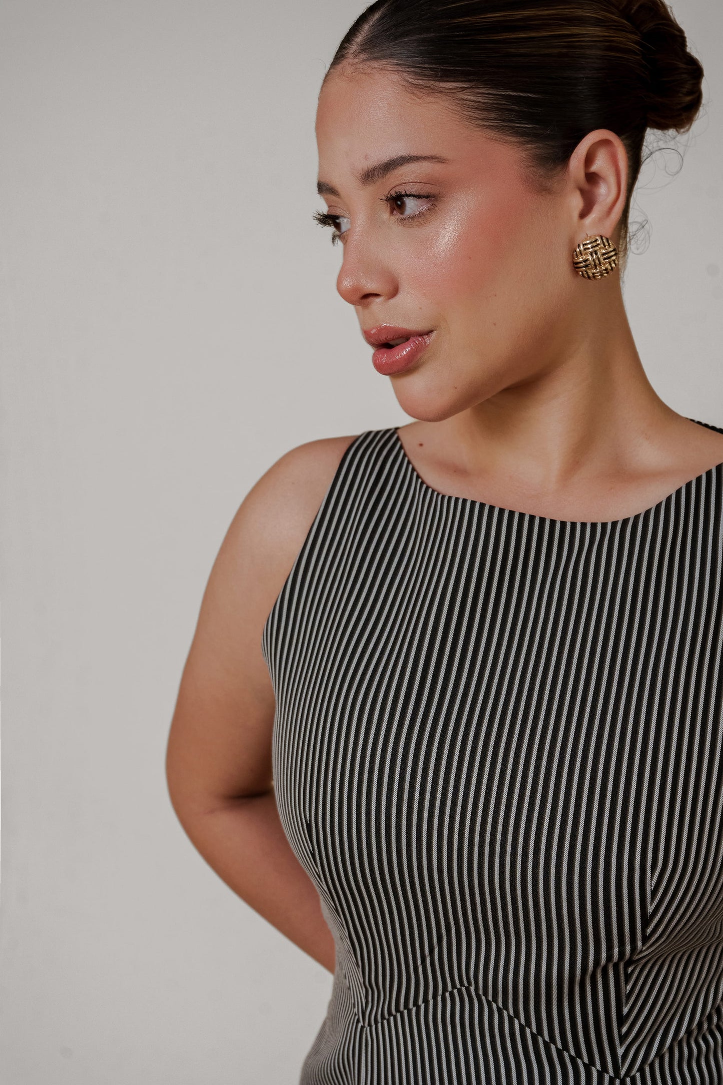 Vestido Julia líneas diplomáticas