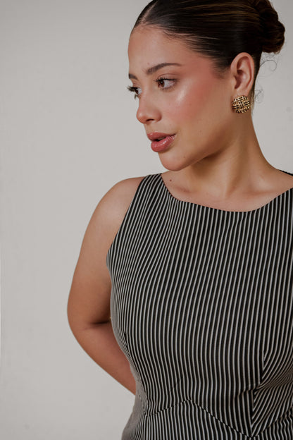 Vestido Julia líneas diplomáticas