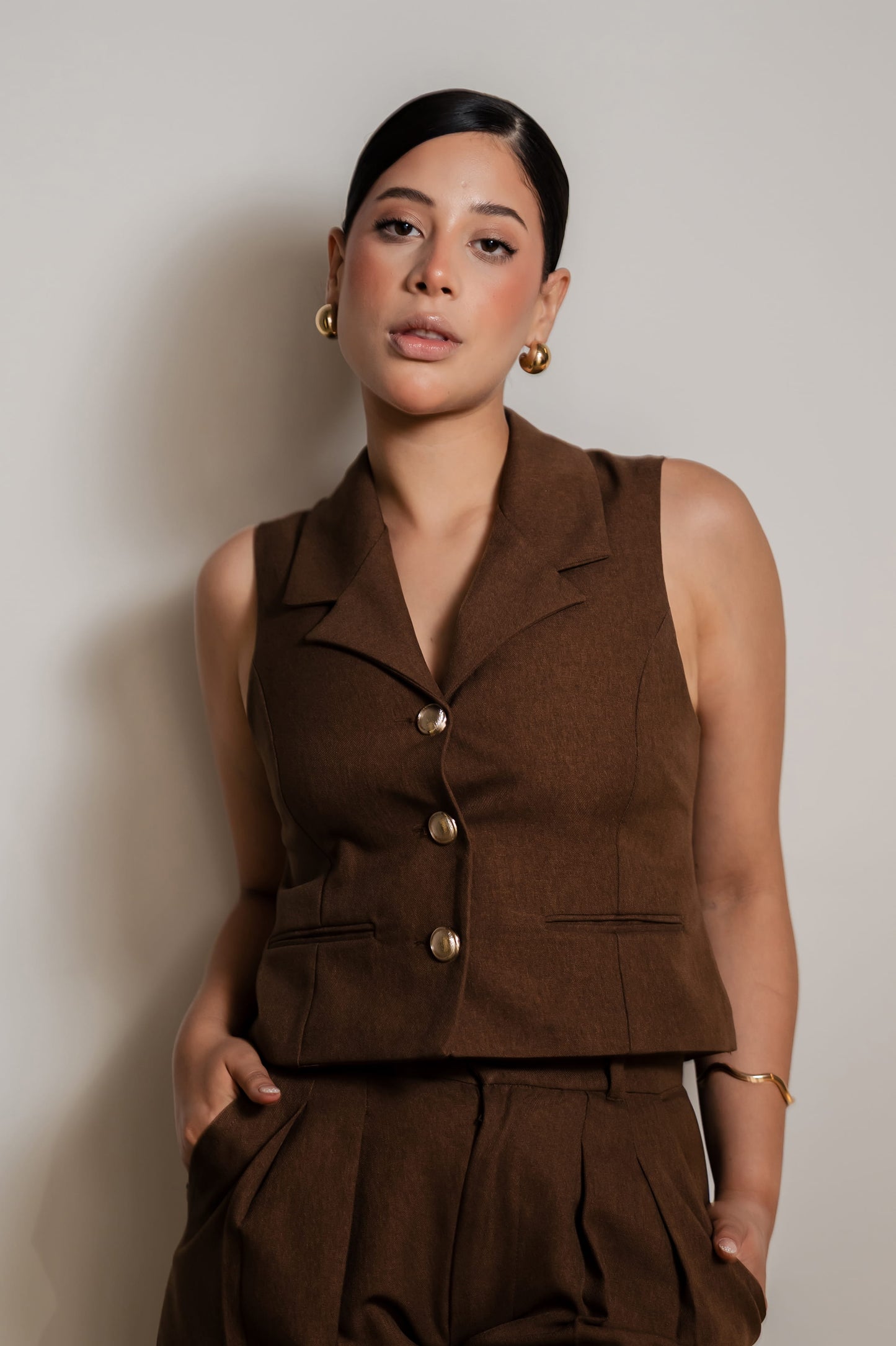 Chaleco Clío – Chocolate