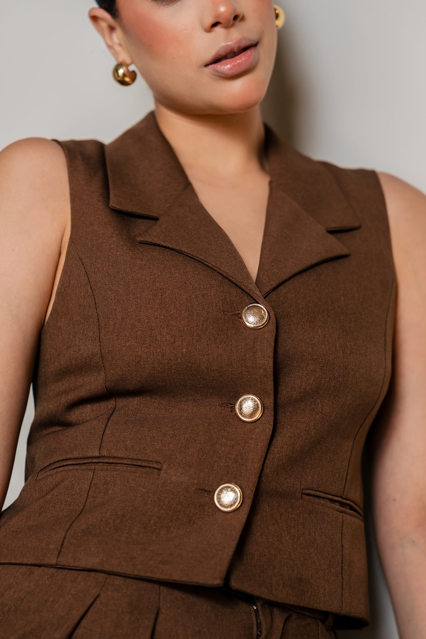 Chaleco Clío – Chocolate