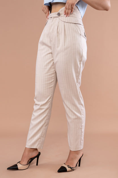 Pantalón Gracia beige con líneas