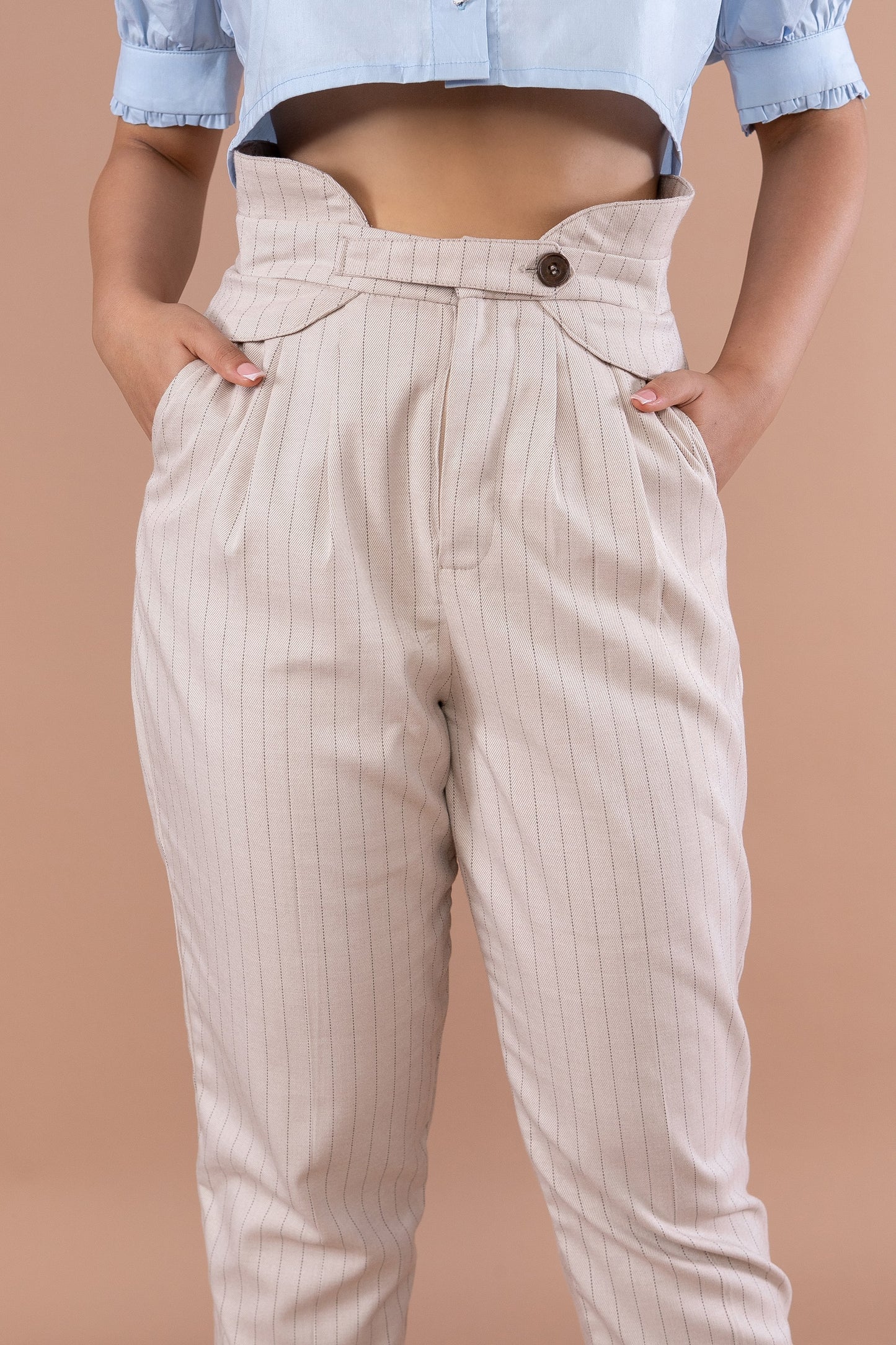 Pantalón Gracia beige con líneas